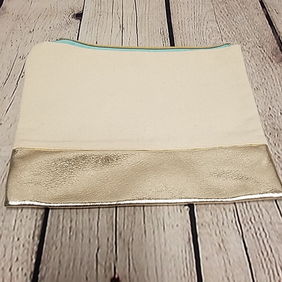 NWOT Charming Charlie Makeup Bag - Picture 2 of 3